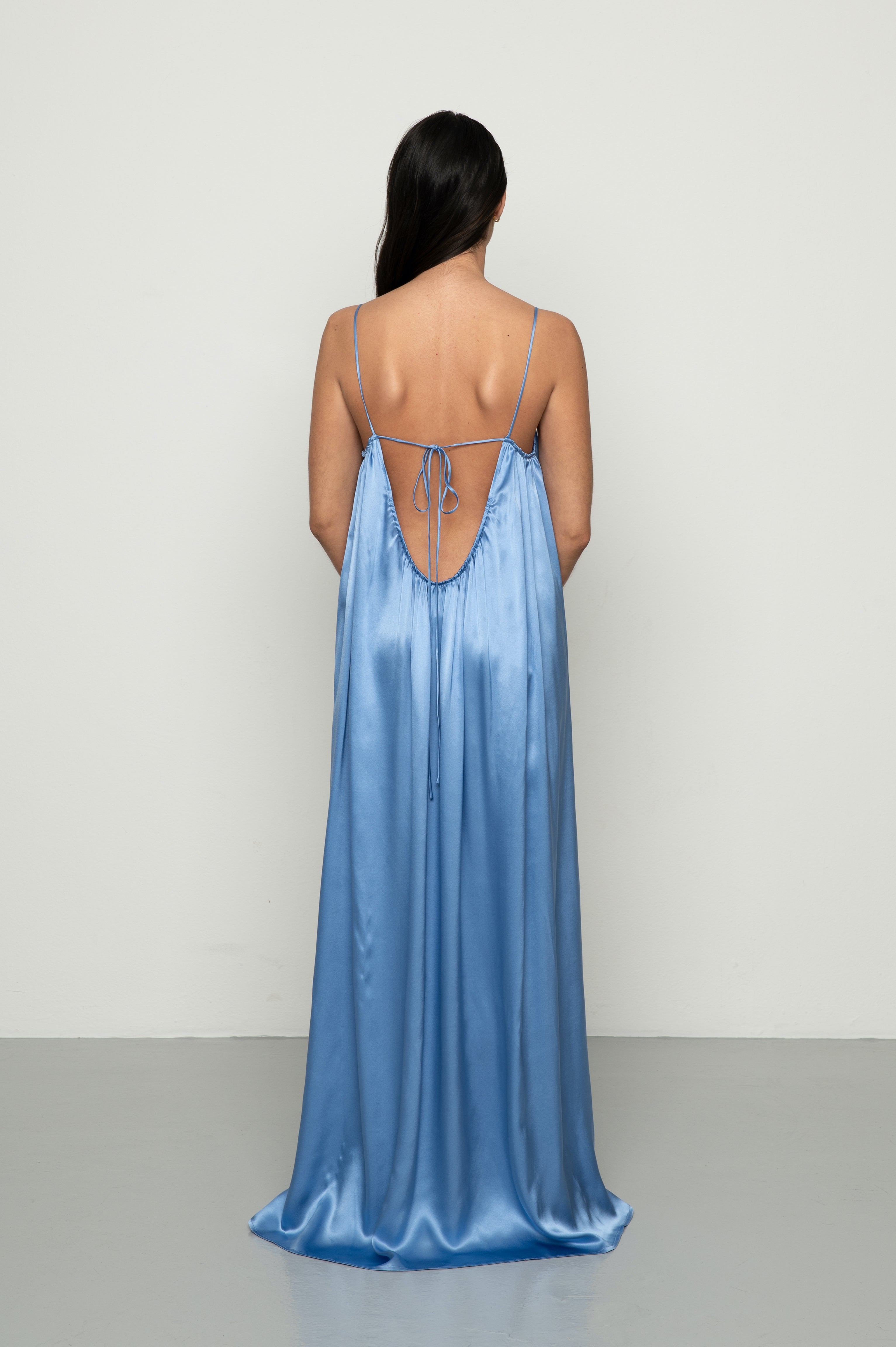 Mandibreeze resort wear blue 100% silk dress summer dress beachwear  blå silkes känning slipdress spaghettistrap sommarklänning