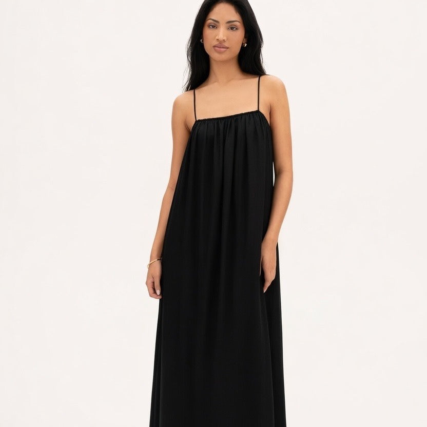 فستان جولييت الأسود