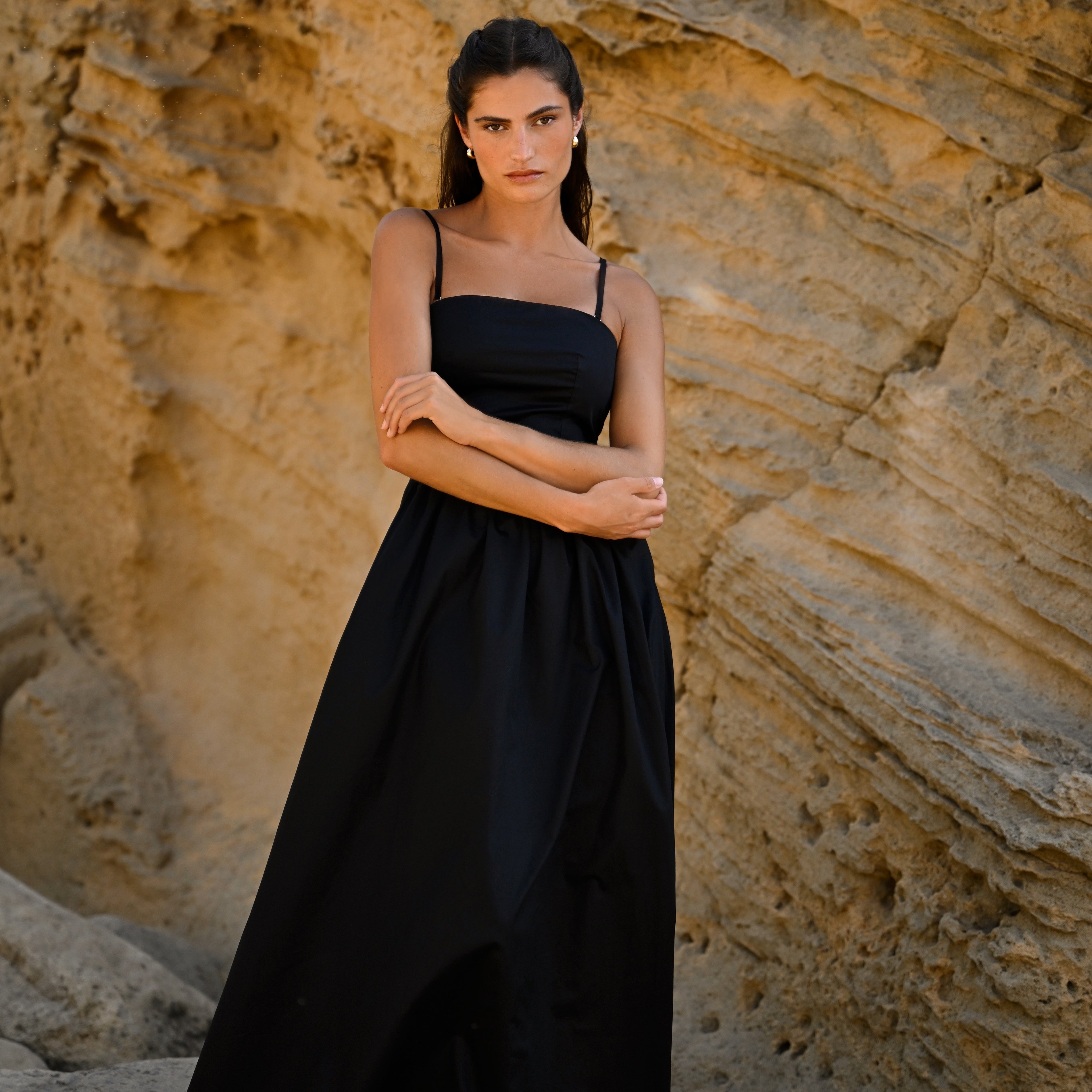 فستان وردي أبيض