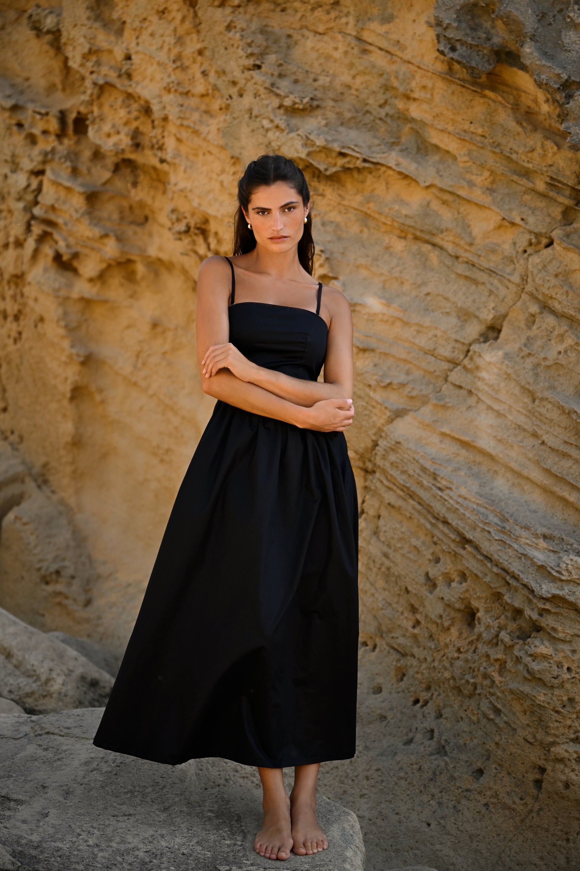 فستان وردي أبيض