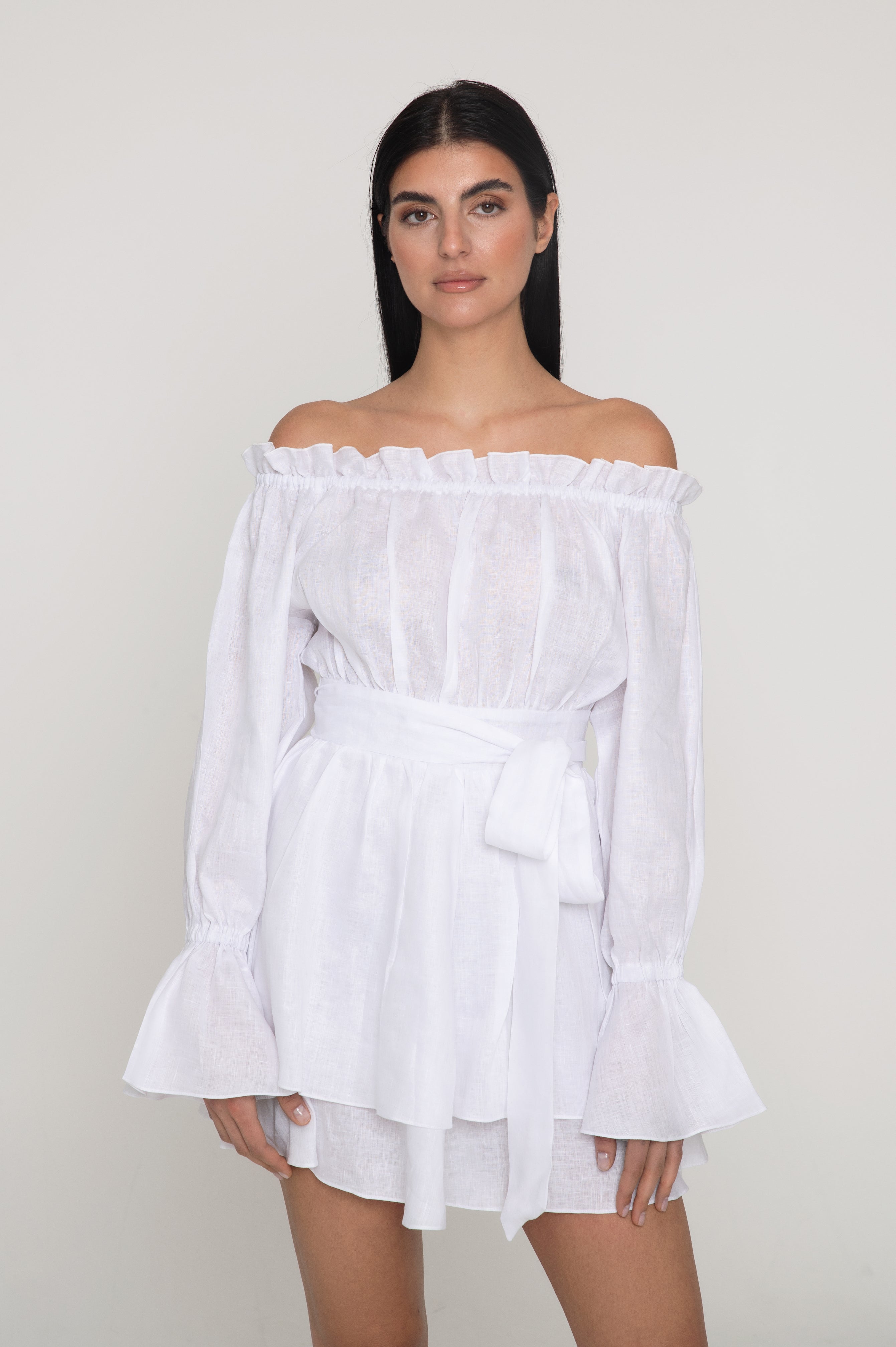 White linen dress, premium resort wear, vit linneklänning Off shoulders 