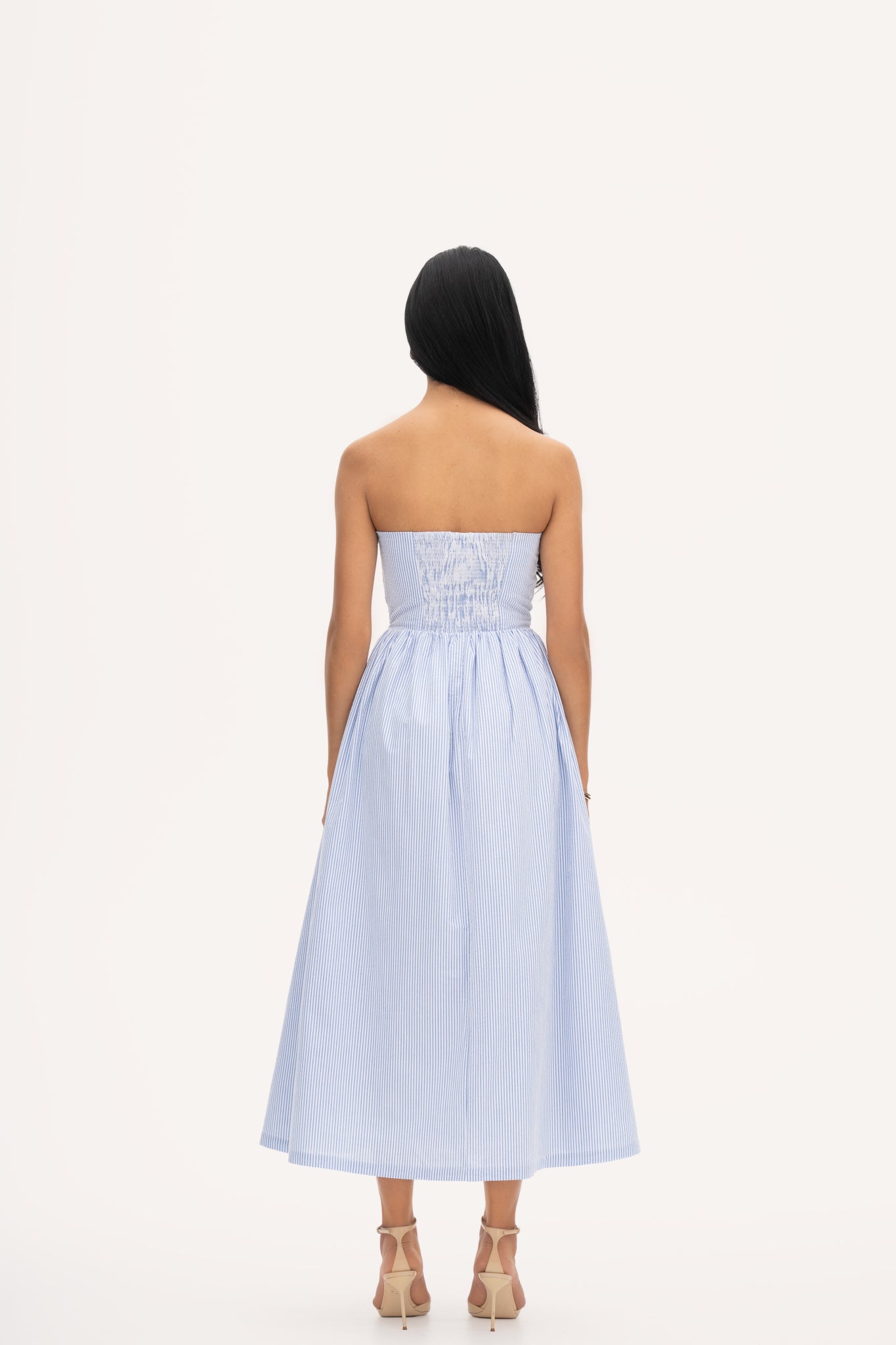 فستان وردي مخطط