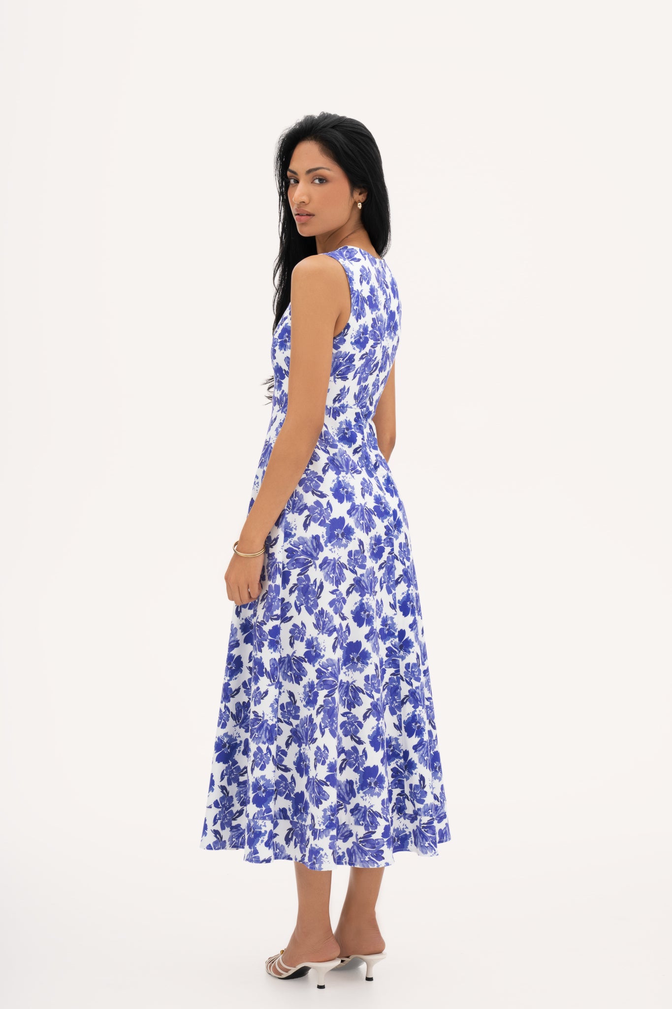 فستان نيكي أزرق