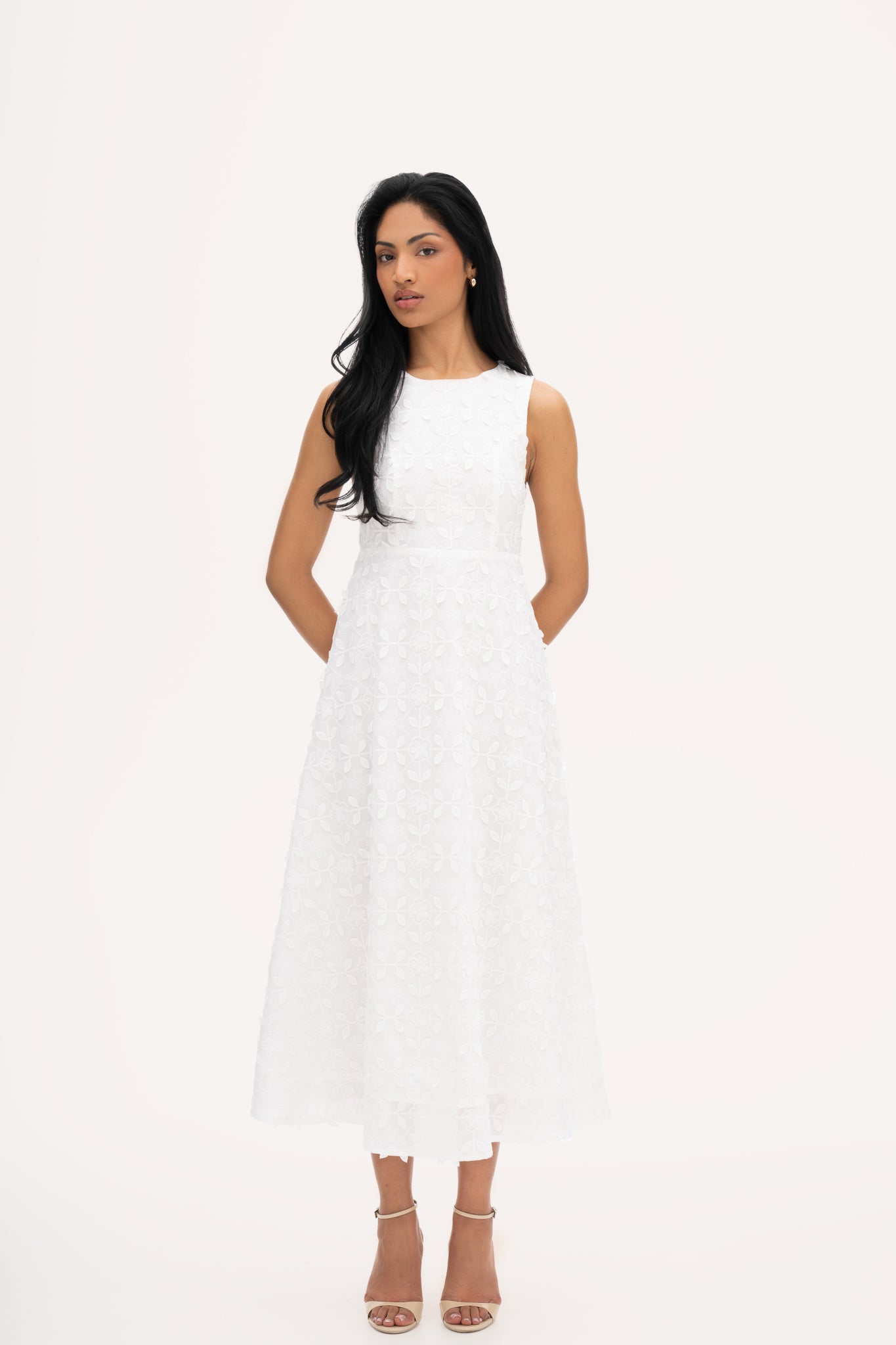 فستان لويزا مطرز