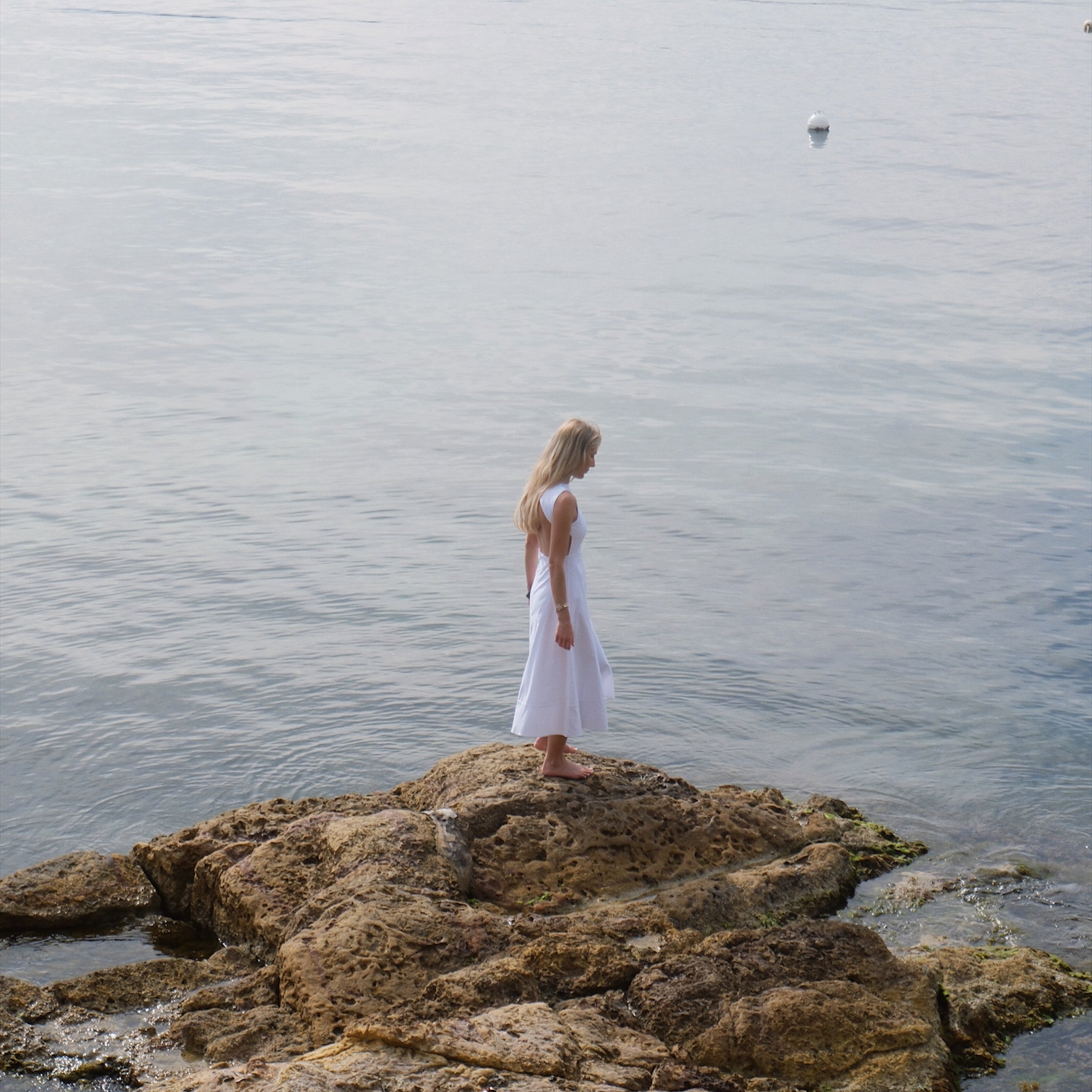 فستان ميرلا الأبيض