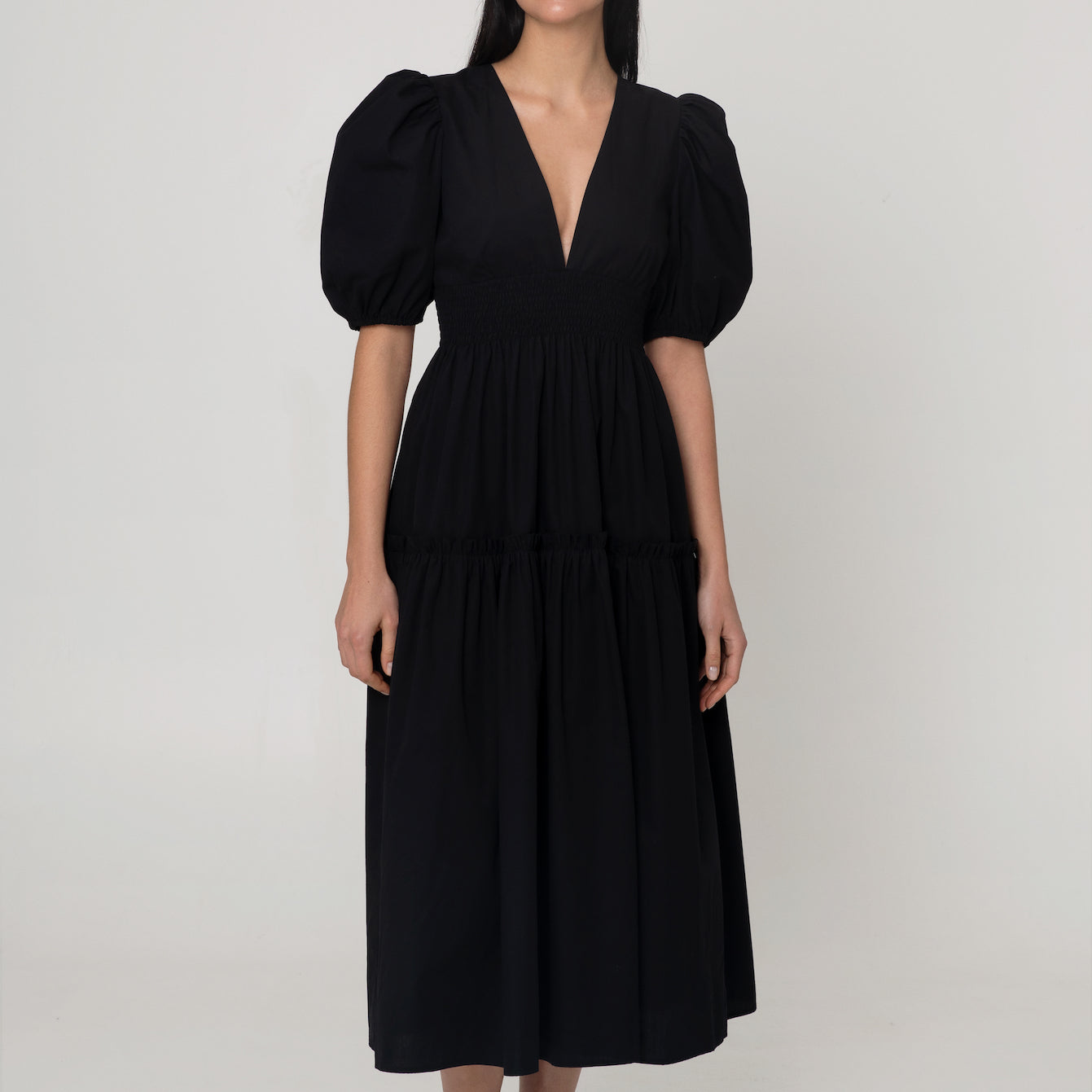 فستان دانييل الأسود